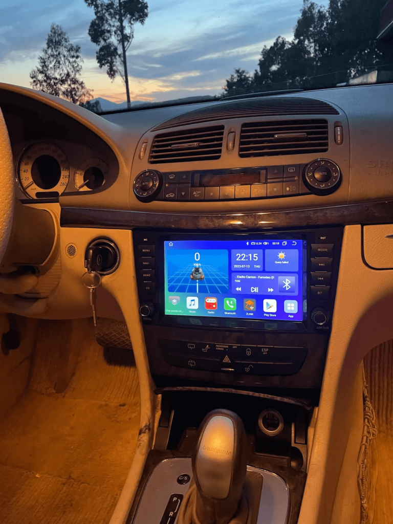 Autoradio GPS Mercedes Classe E Android Auto - CarPlay photo review