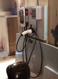 Borne de recharge triphasée 11 KW - 400V - 16A photo review