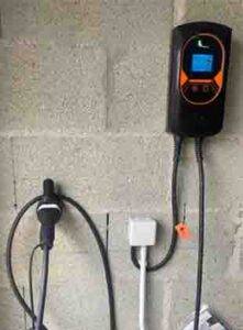 Borne de recharge monophasée 7.6 KW - 230V - 32A photo review