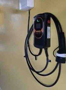 Borne de recharge monophasée 7.6 KW - 230V - 32A photo review