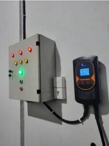 Borne de recharge triphasée 11 KW - 400V - 16A photo review