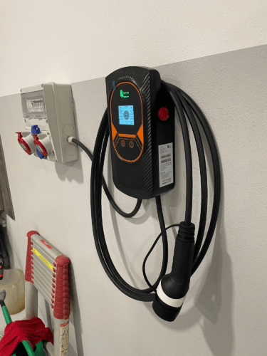 Borne de recharge triphasée 11 KW - 400V - 16A photo review