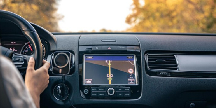 You are currently viewing Remplacement autoradio Peugeot 5008 : Compatibilité, prix et installation