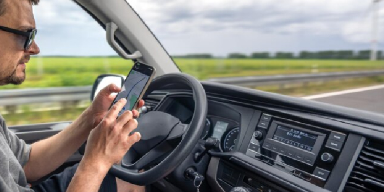 Remplacer le système d’origine par un autoradio Carplay Clio 4 ?